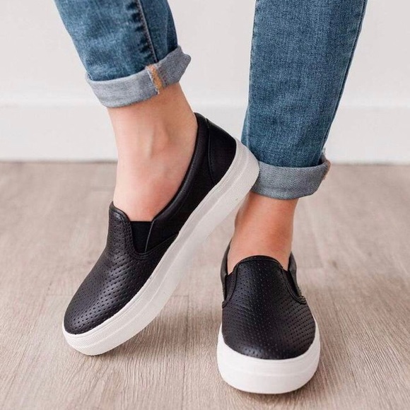 New Black slip on last one! - Picture 4 of 8